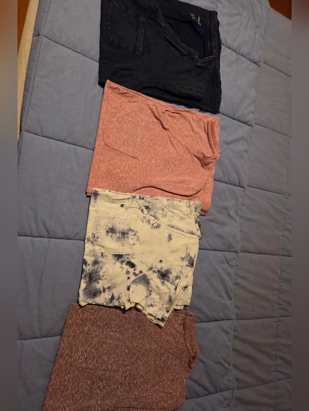 Universal Thread Short Sleeve Tee in Rust and Tie-Dye White/Navy (4 Total)